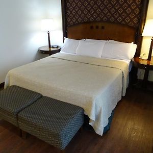 Habitación Estándar con Cama Queen