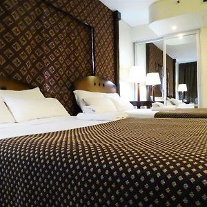 Habitación Estándar con 2 Camas Individuales